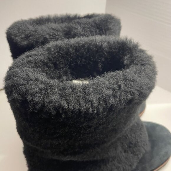 Shearling UGG Boots Size 9 - Picture 5 of 6